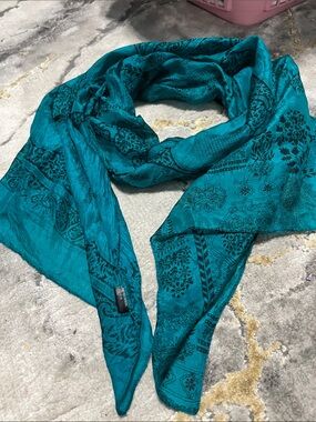 Turquoise Paisley 100./. silk Print Scarf